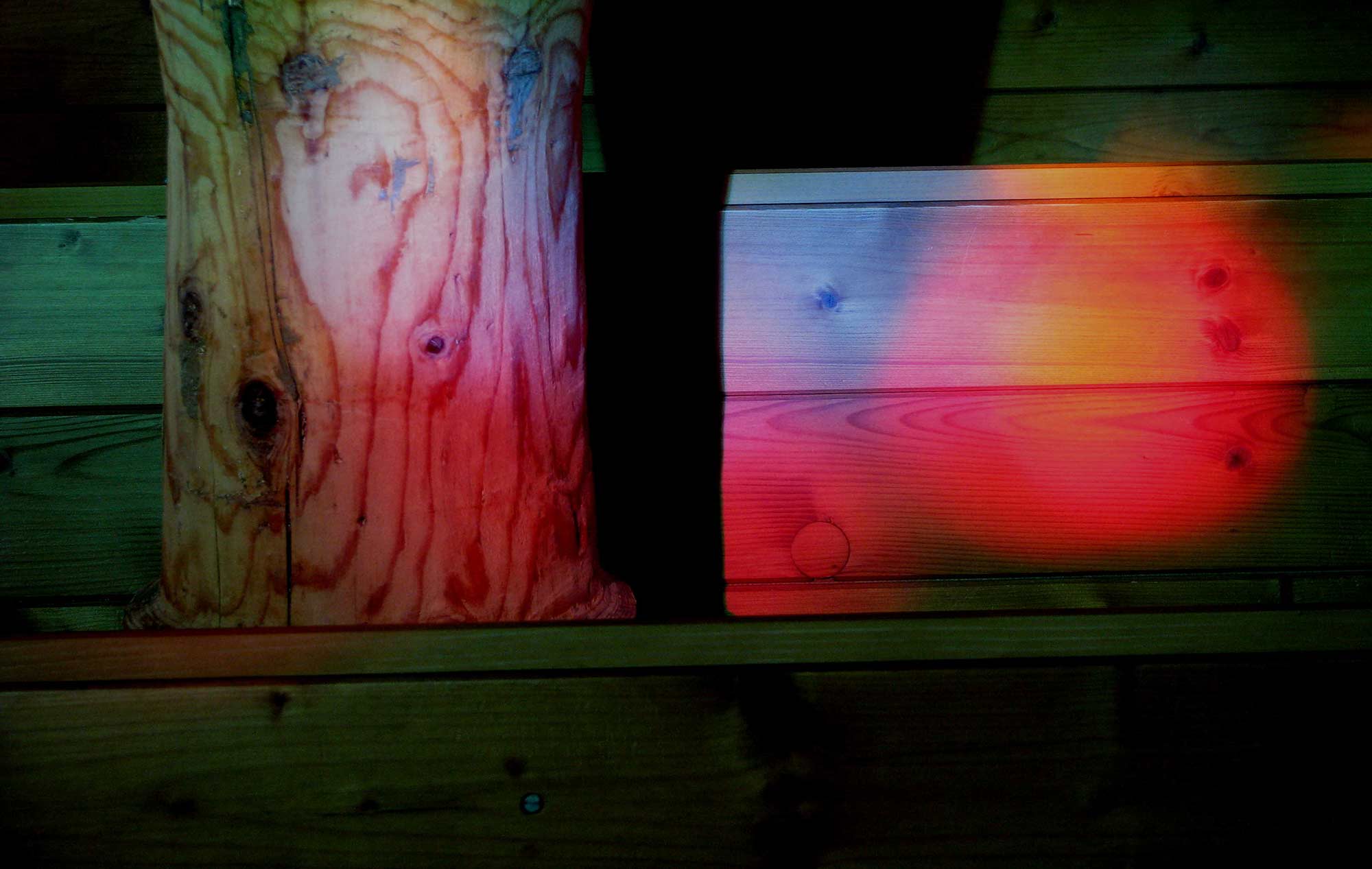 Holzsäule in der Kirche